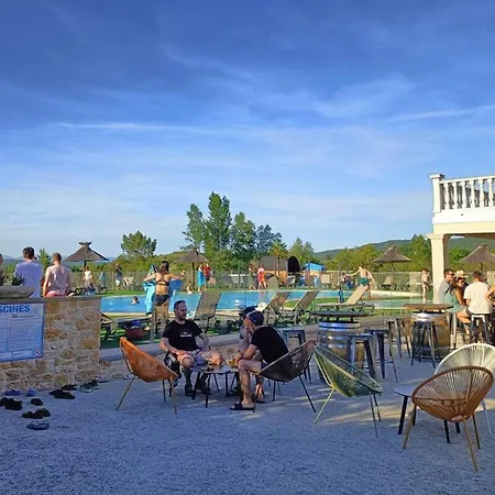 Climatise, Animaux Acceptes - 6 Pers. - Api-1-52-2838 Campingplatz Grospierres